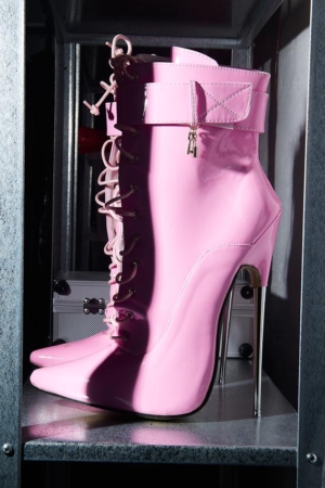 trampling, bdsm, domina dark,